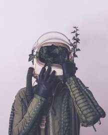 618x772