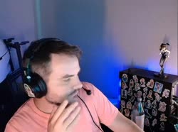 506x378