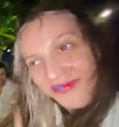 695x741