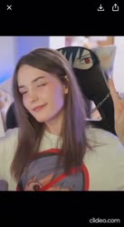 704x1280