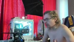 560x320