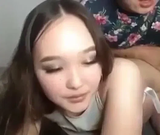 528x446