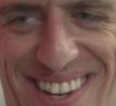 402x370