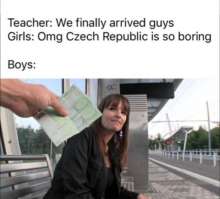 700x636